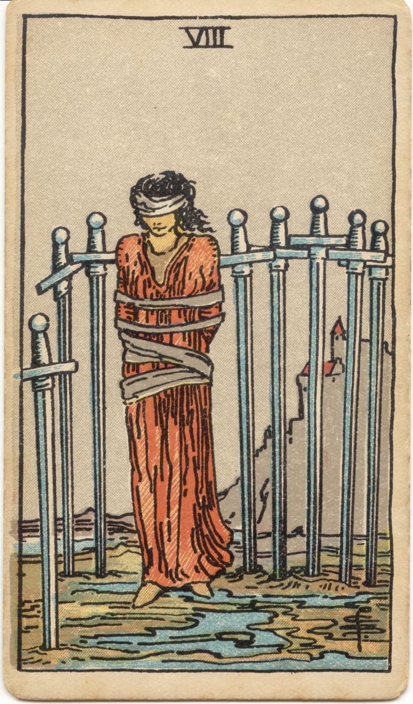 ไพ่ทาโรต์ Eight of Swords