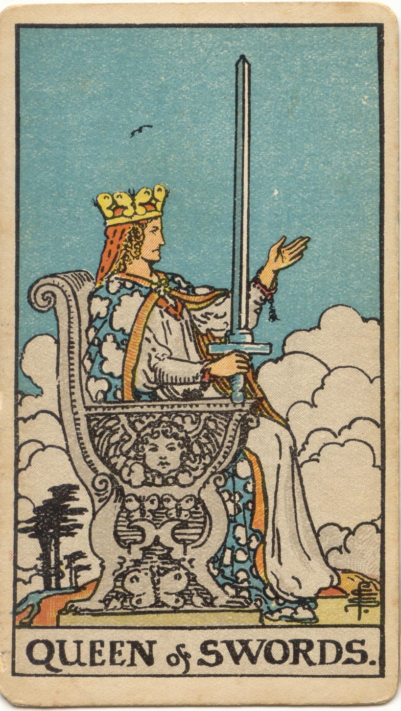 ไพ่ทาโรต์ Queen of Swords